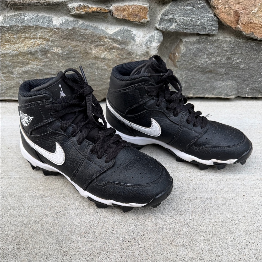 Nike Air Jordan Boys Football Cleats Size 3Y